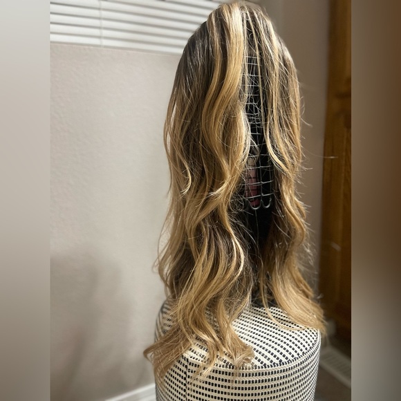 Chelsey Smith Cosmetics, CSC wigs, Cove Lux Bayalage - Picture 4 of 12
